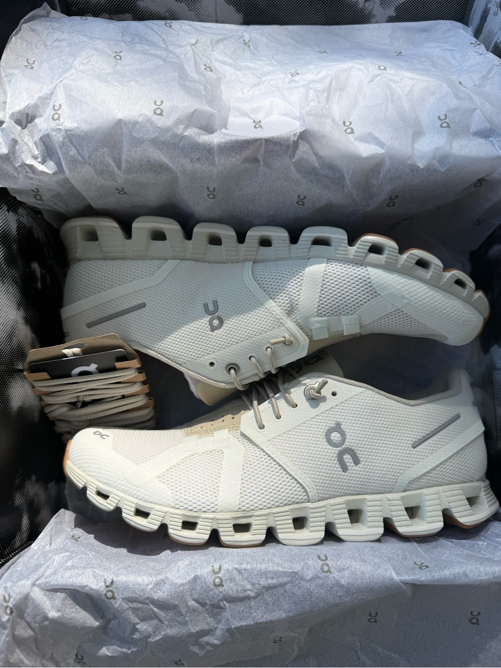 On cloud women’s Shoes